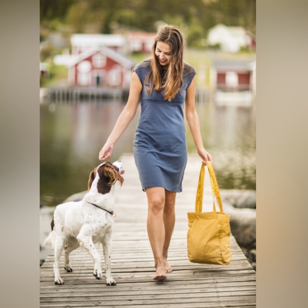 Fjallraven High Coast T-Shirt Dress. Women’s XS in Dawn Blue.